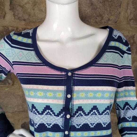 Victoria's Secret thermal pastel Aztec print top Woman's Size Small Casual Layer - Picture 3 of 13